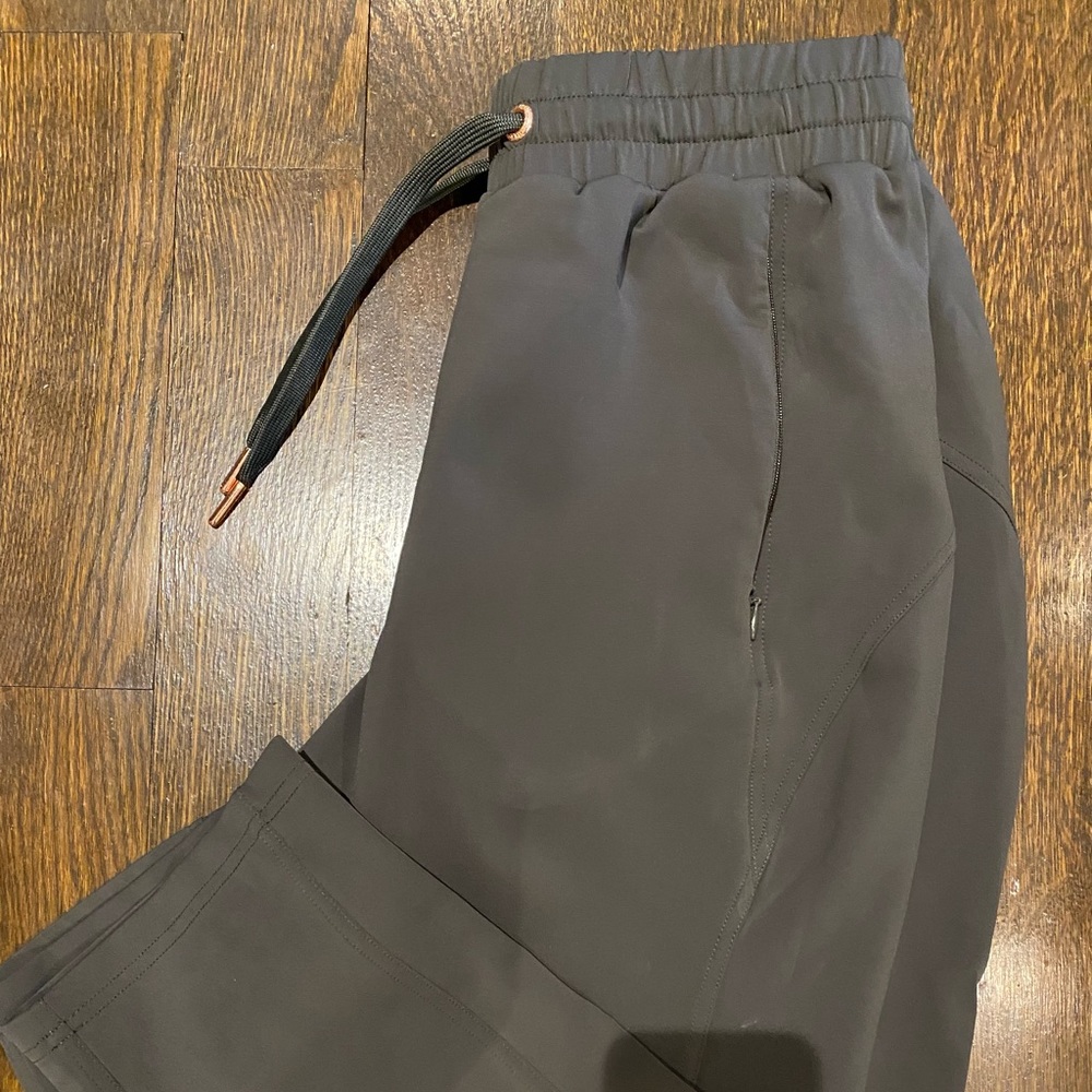 Sweaty Betty cropped athleisure pants